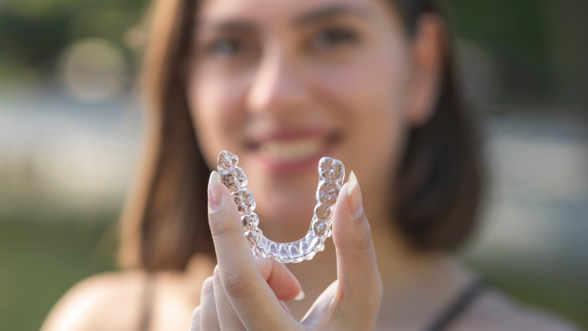 تجربتي مع التقويم الشفاف من البداية للنهاية