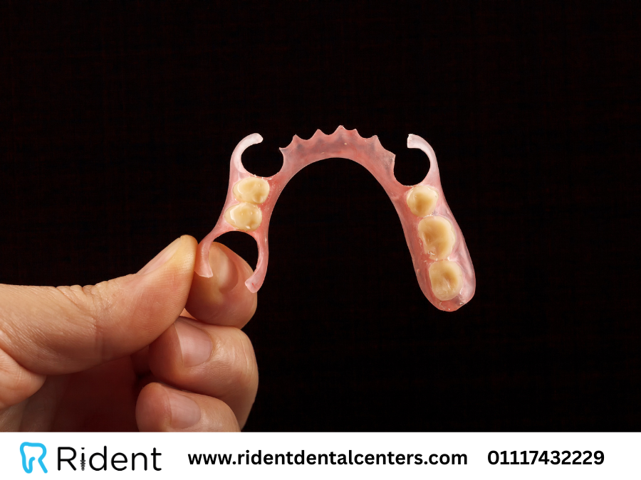 فوائد تركيب طقم اسنان متحرك و6 نصائح هامة